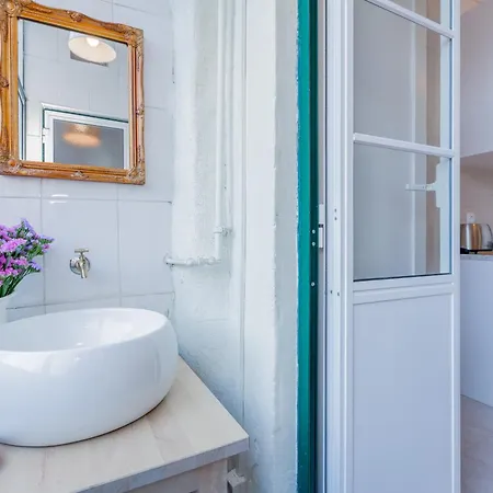 Appartamento Spacious, Bright And Sunny Apartment, By Timecooler Lisbona