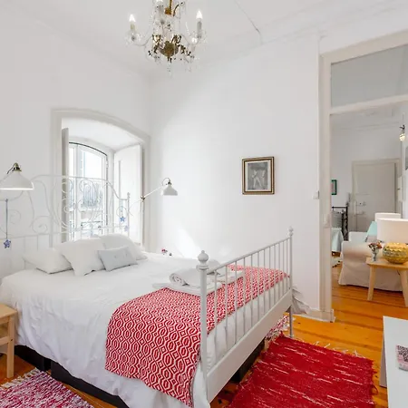 Spacious, Bright And Sunny Apartment, By Timecooler Lisboa