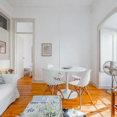 Appartamento Spacious, Bright And Sunny Apartment, By Timecooler Lisbona