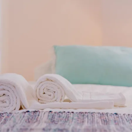 Lägenhet Spacious, Bright And Sunny Apartment, By Timecooler *