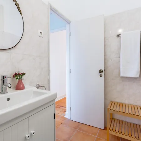 Spacious, Bright And Sunny Apartment, By Timecooler