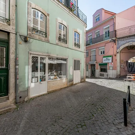 Lägenhet Spacious, Bright And Sunny Apartment, By Timecooler *