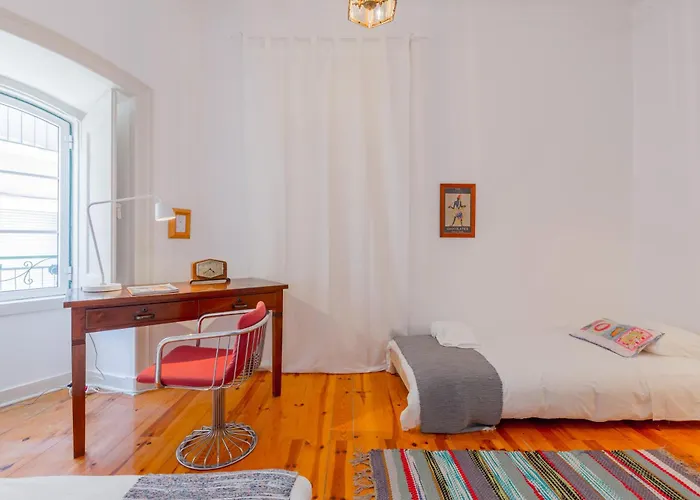 Spacious, Bright And Sunny Apartment, By Timecooler Lisboa