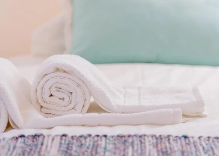 شقة Spacious, Bright And Sunny Apartment, By Timecooler *