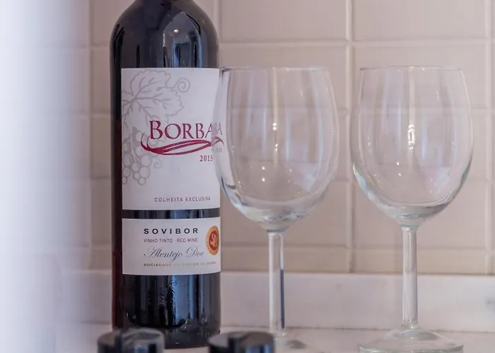 شقة Spacious, Bright And Sunny Apartment, By Timecooler