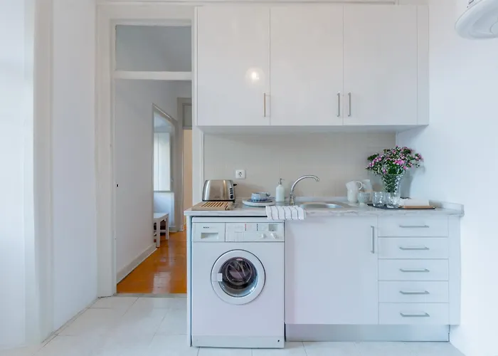 شقة Spacious, Bright And Sunny Apartment, By Timecooler *