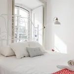 Апартаменты Spacious, Bright And Sunny Apartment, By Timecooler *