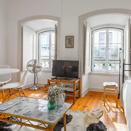 דירה Spacious, Bright And Sunny Apartment, By Timecooler *